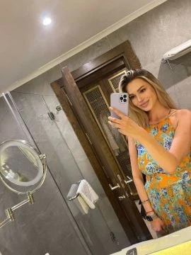 Kira, Escort, Istanbul