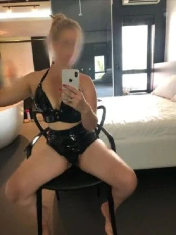 Kessia Garcia — 2 / 5