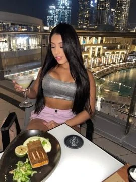 Aicha Aicha — 2 / 9