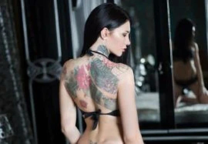 Erica Belucci — 8 / 9