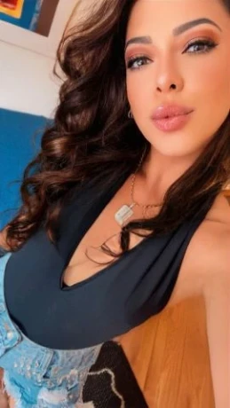 Luna Ferrero — 7 / 9