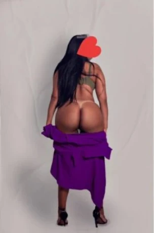 Viviane Araújo — 2 / 6