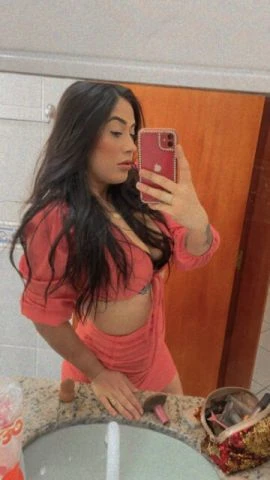 Hellen Vasconcelos — 4 / 5