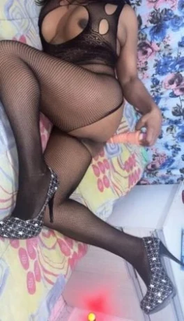 Carla Mendes — 4 / 5