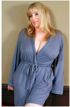 Female Escort — 3 / 4