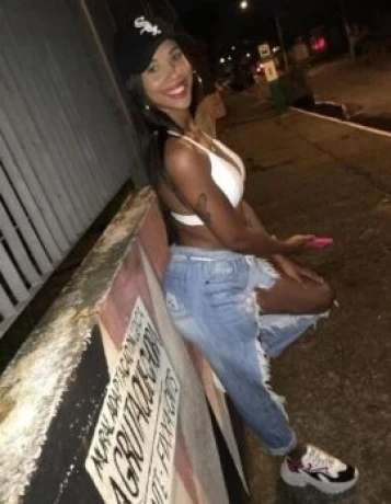 Carol Monteiro — 3 / 4