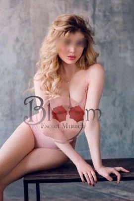 Raelynn, Escort, Munich