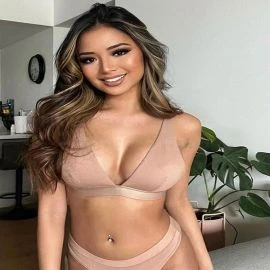 Mia — 4 / 8