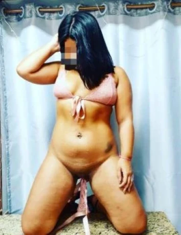 Nathy Souza — 3 / 4