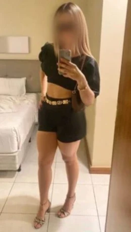 Alessandra Rios — 7 / 8