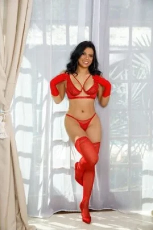 Maya Alencar — 3 / 5