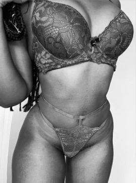 Naomie — 3 / 4