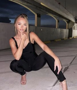 Lia — 3 / 9