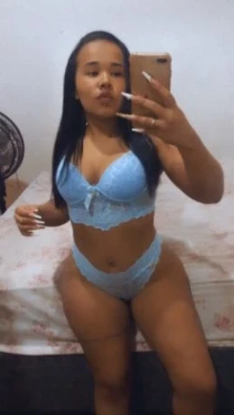 Valentyna Santos — 2 / 5