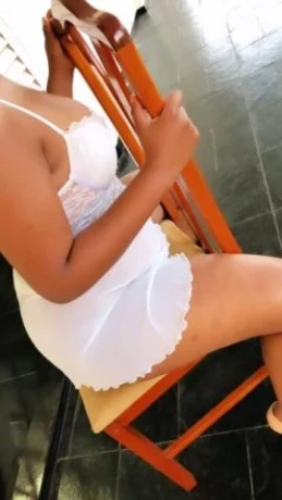 Amora Keller — 2 / 9