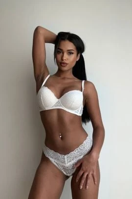 Gloria, Escort, Paris