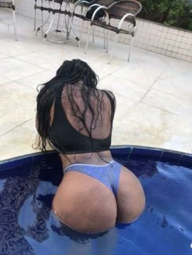 Iza Nunes — 5 / 9