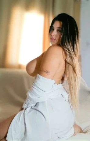 Clara Ferrari — 4 / 6