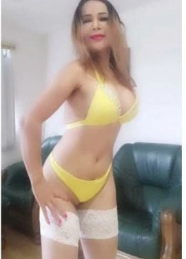 Female Escort — 3 / 5
