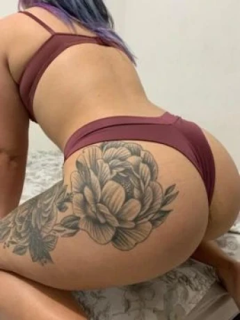 Tati Castanhari — 3 / 5