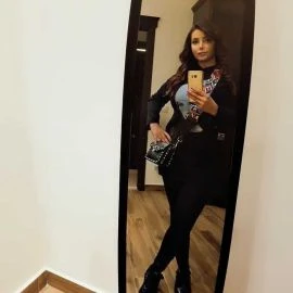 Sara Arab Girl — 2 / 9