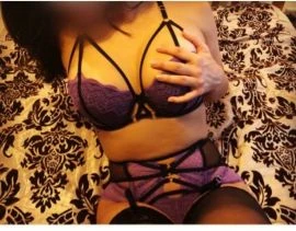 Female Escort — 4 / 5