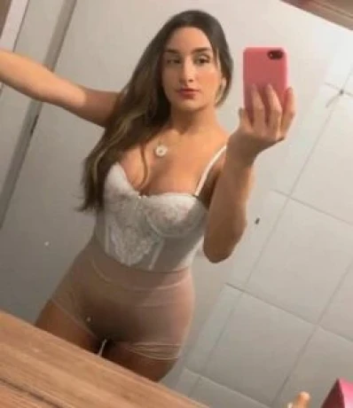 Fernanda Gomes — 4 / 6