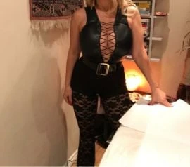 Female Escort — 5 / 7