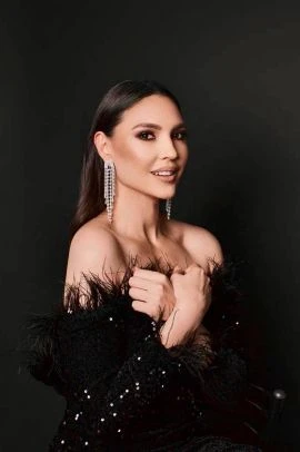 Simona — 4 / 9