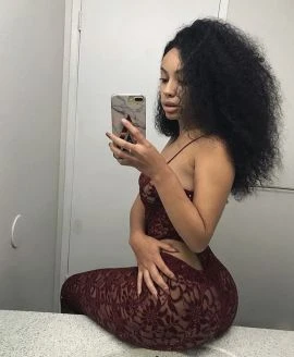 Nicole — 8 / 9