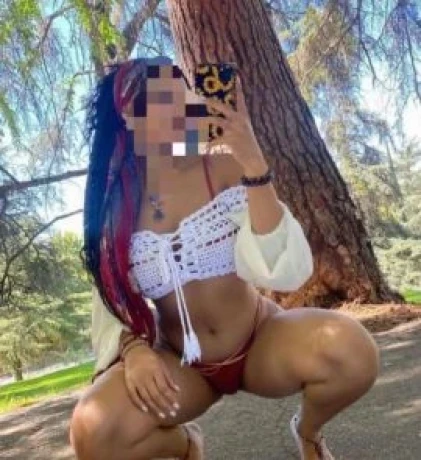 Renata Costa — 4 / 5