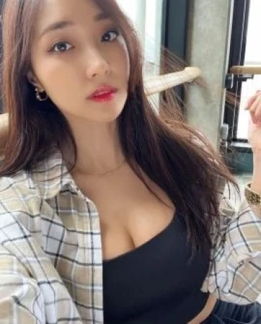 PERFECT IN BED — 1 / 9