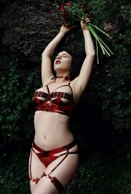 Elettra Arazatah, Escort, London