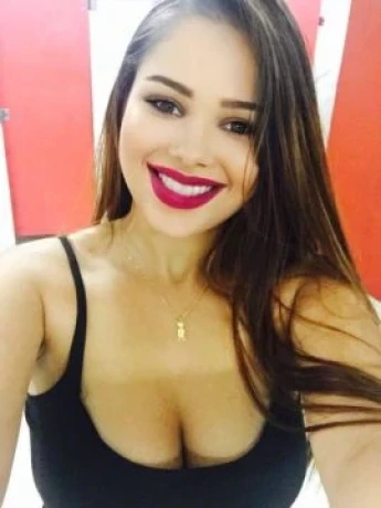 Bianca Andrade — 5 / 8