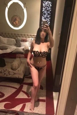 Caroline Sweet, Escort, Milan