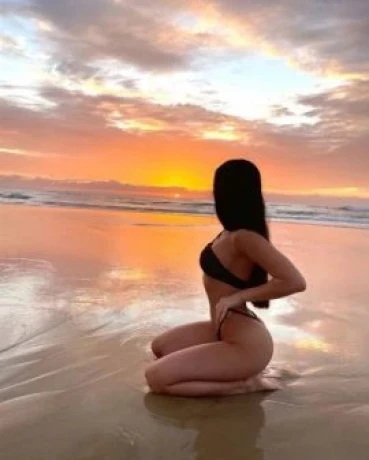 Aysha Fernandez — 3 / 4