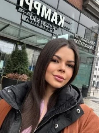 Sweet Emily 🩷 — 2 / 9