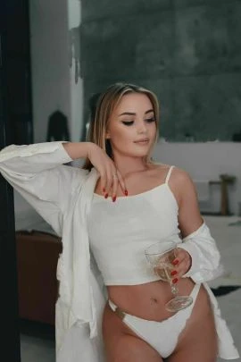 Linda — 5 / 9