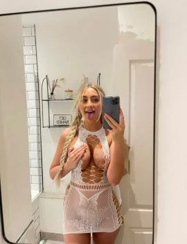 Olivia — 3 / 7