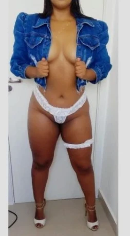 Ísis Velasquez — 3 / 9