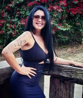 Paty Oliveira — 4 / 5