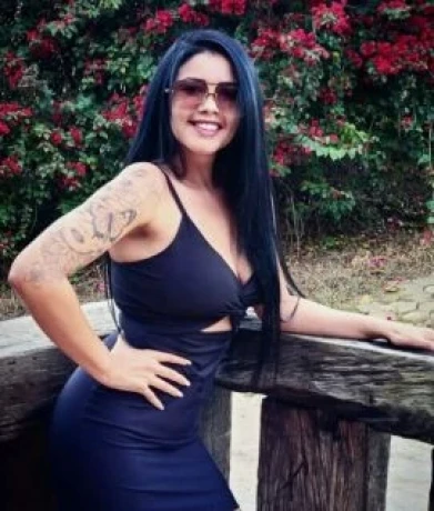 Paty Oliveira — 4 / 5