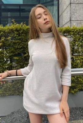 Lara — 4 / 9