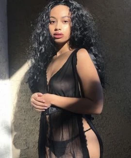 Nicole — 2 / 9