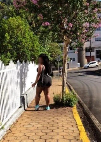 Bianca Fernandes — 1 / 6