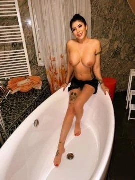 Yasmin — 3 / 9
