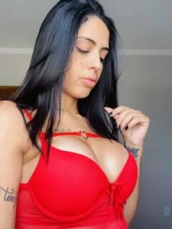 Gabriela Gonçalves — 4 / 5