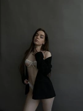 Leila — 3 / 9