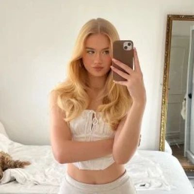 emma woe, Escort, Mykonos