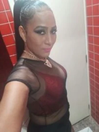 Paola Oliveira — 1 / 5